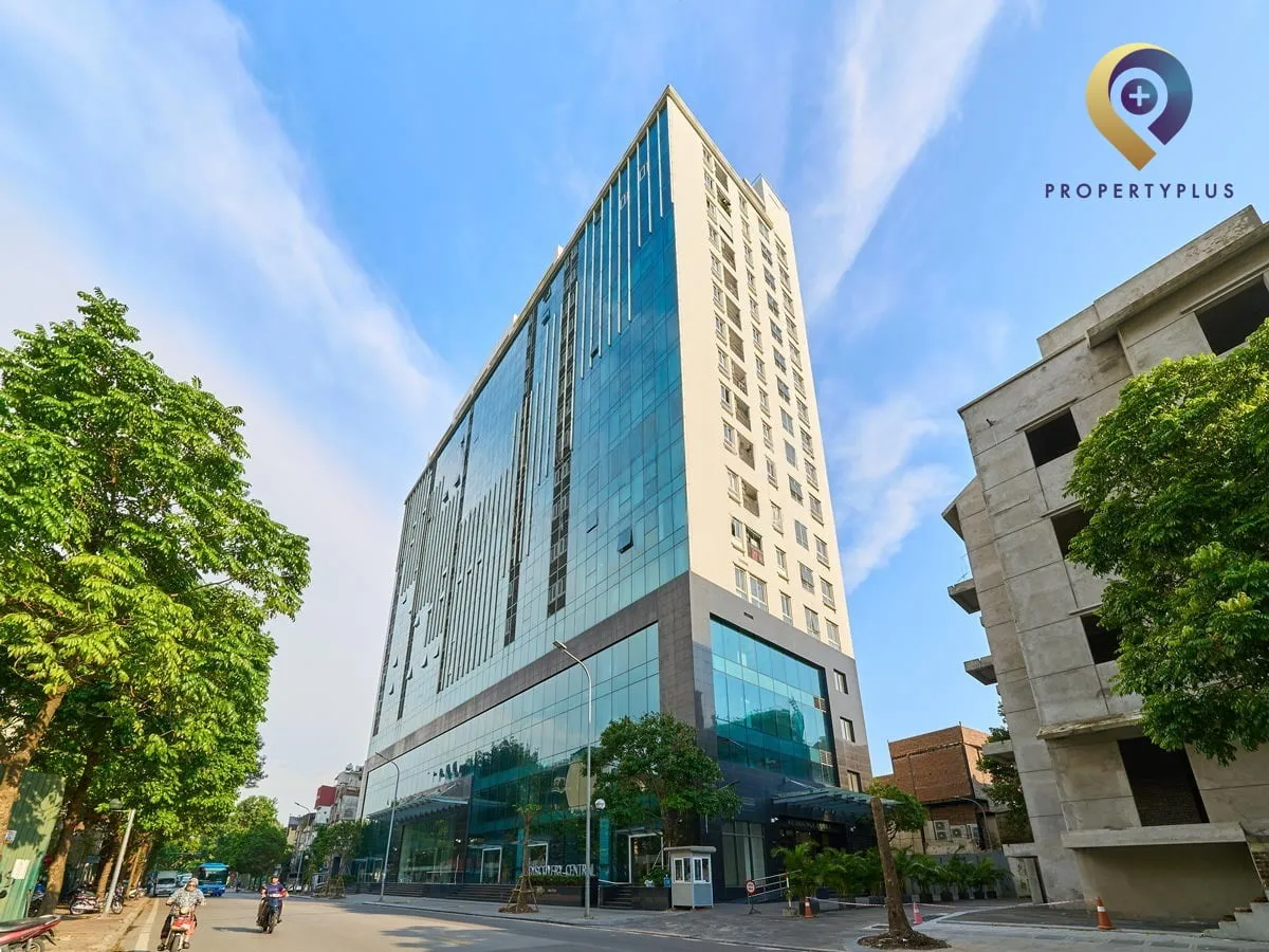 Toàn cảnh tòa nhà Discovery Central trên phố Trần Phú, Hà Nội.